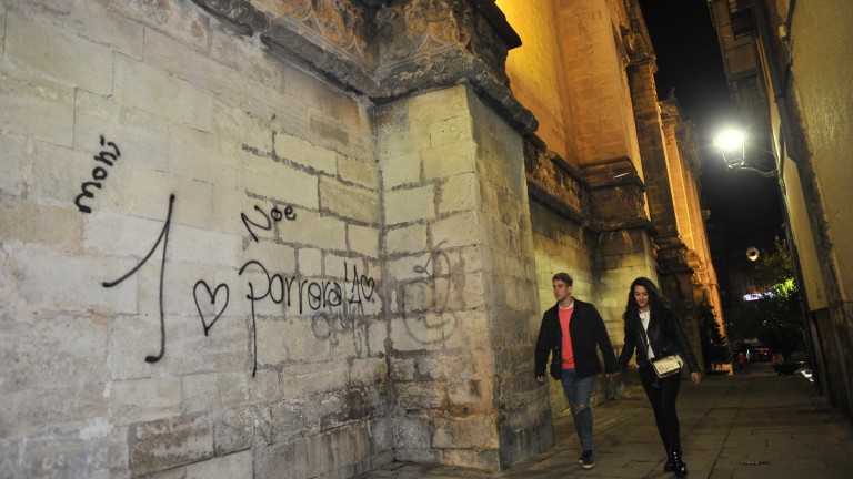Pistas sobre el “grafitero” de la Catedral en las redes sociales