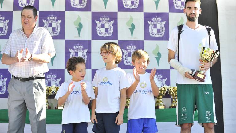 Trofeos para premiar el esfuerzo deportivo de las jóvenes promesas de Jaén