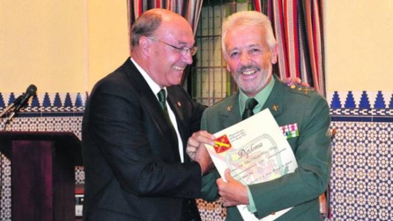 Abrazo para el general Vicente Pérez