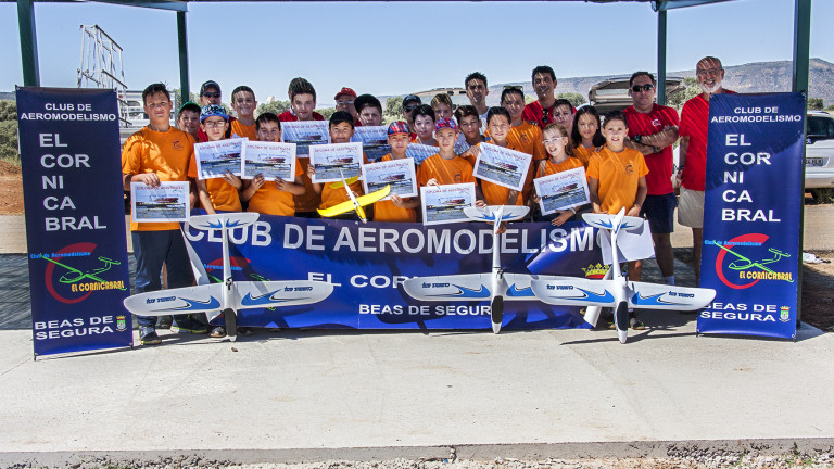 Iniciación al mundo del aeromodelismo en Beas de Segura
