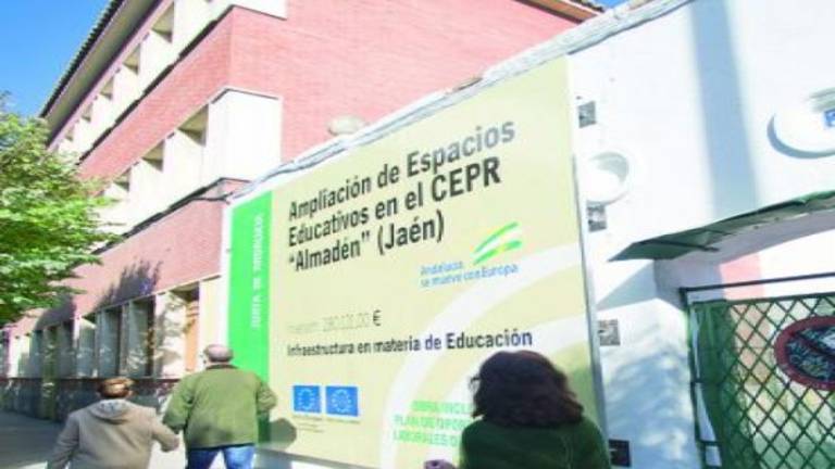 La Comisión de padres del Almadén plantea un patio subterráneo