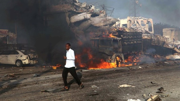Ascienden a más de trescientos los muertos por el atentado en Somalia