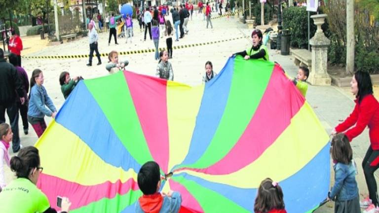 Juegos y talleres en el Paseo