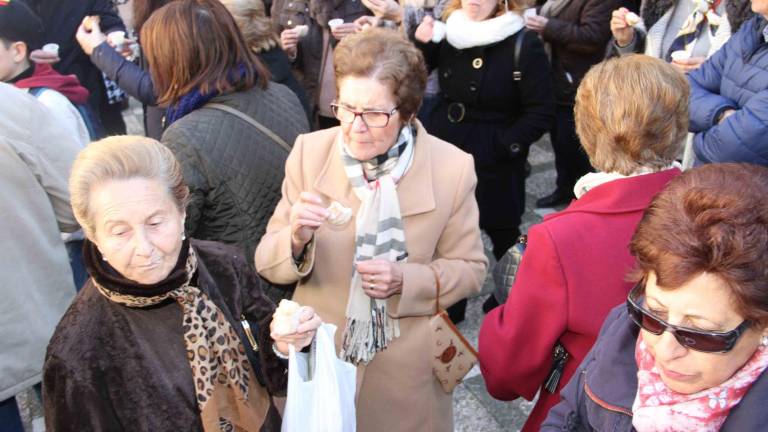 Ofrenda de cohetes al patrón