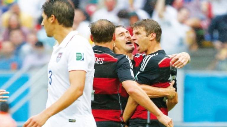 Muller deja a los alemanes al frente del grupo 0-1