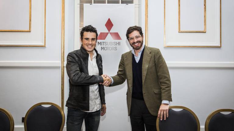 Acuerdo de colaboración entre Mitsubishi y Javier Gómez Noya
