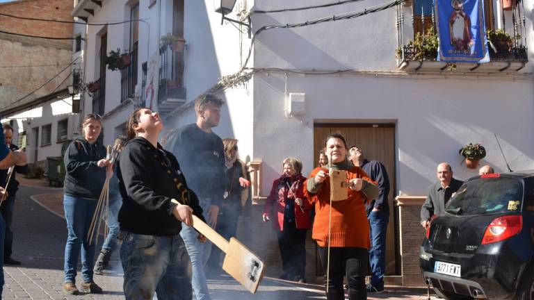 Ofrenda de cohetes al patrón