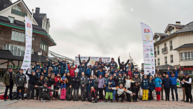 Vialterra patrocina la semana de esquí inclusivo en familia