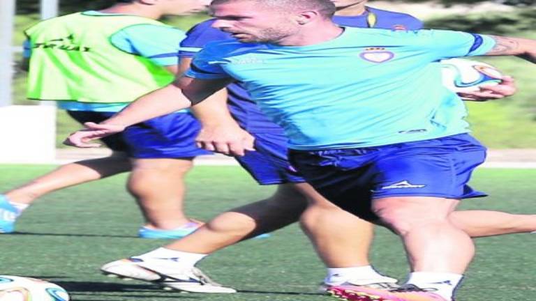 Molina cierra el acuerdo y firma el nuevo contrato