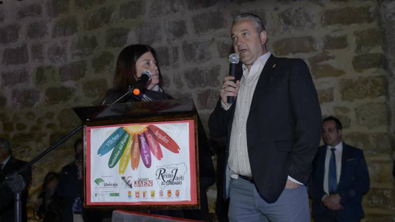 La mujer que siempre tiene la mano tendida