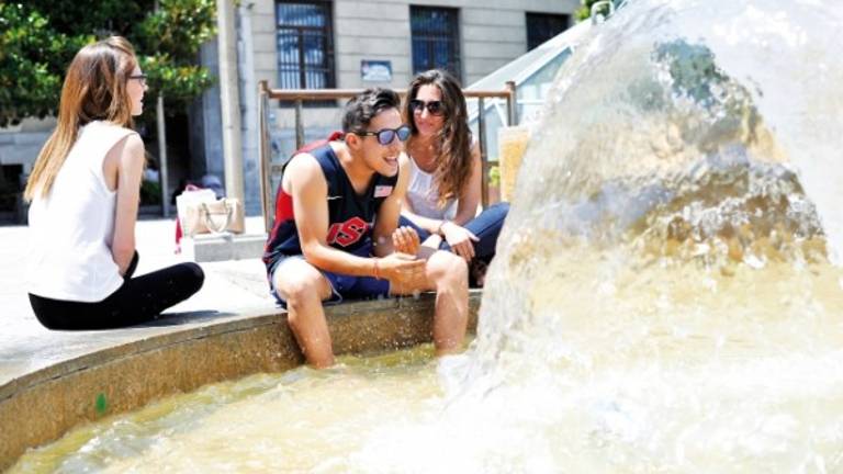 La primera ola de calor llega antes de que entre el verano