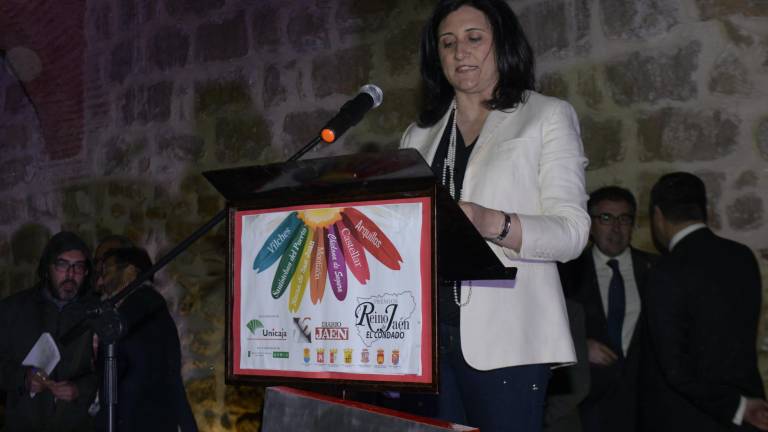 La mujer que siempre tiene la mano tendida