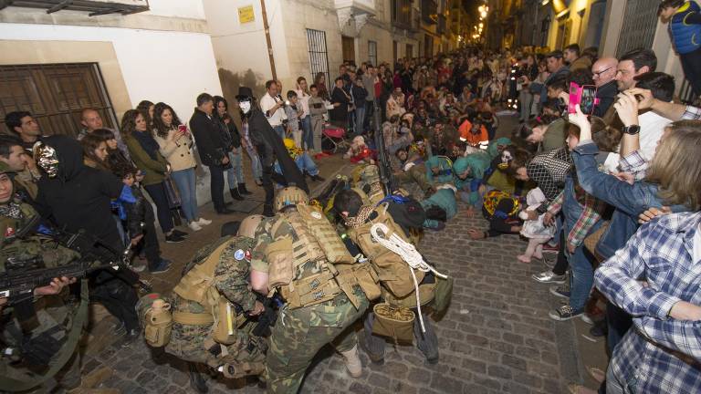 La ciudad, “sitiada” por los zombies