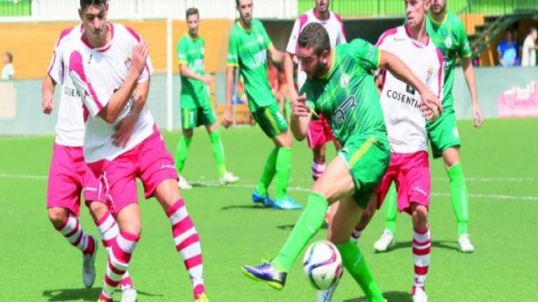 El Mancha Real desea afianzar el liderato en la visita a El Ejido
