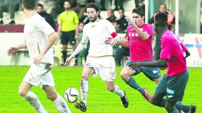 El Martos se examina ante un rival directo por la promoción