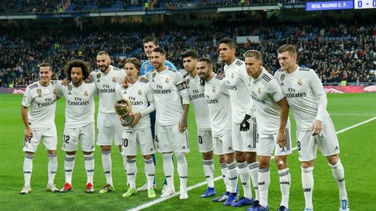 Messi se lo pone fácil al Barça ante el Levante