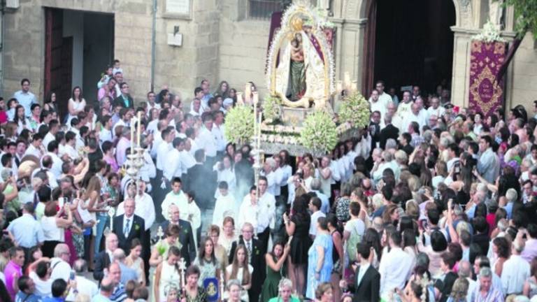 Manifestación multitudinaria de devoción a la patrona