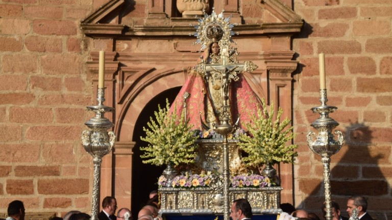 El traslado de la Virgen abre el 261 aniversario del Patronazgo