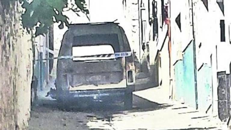 Un detenido por quemar su vehículo y una bombona