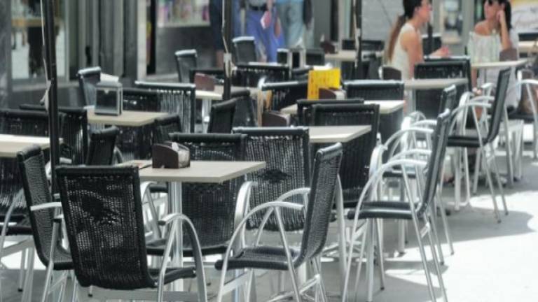 Hosteleros piden una rebaja de las tasas de terrazas por el calor