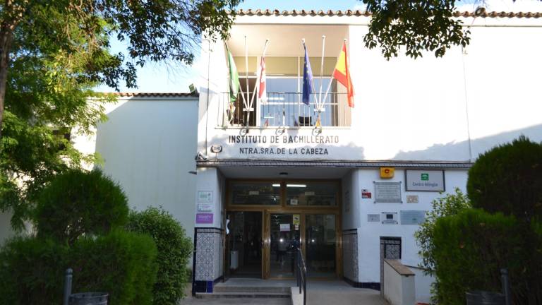 Un reconocimiento para la primera profesora del instituto “Viejo”