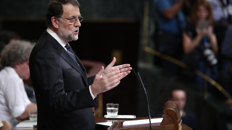 Rajoy ofrece pactos en pensiones, educación y corrupción