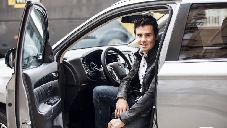 Acuerdo de colaboración entre Mitsubishi y Javier Gómez Noya