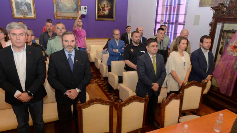 El pleno calla por las 5 víctimas del incendio en Fuente del Realejo