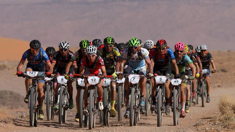 José Luis Carrasco mantiene el liderato en la Titan Desert