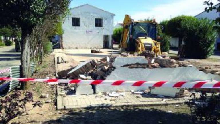 El PSOE critica el derribo del cine de El Sotillo