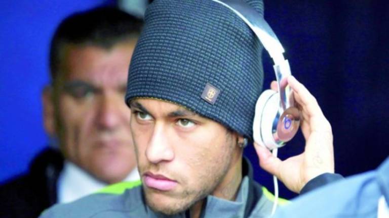 Neymar: “Esperé al árbitro para preguntarle, pero no lo insulté”