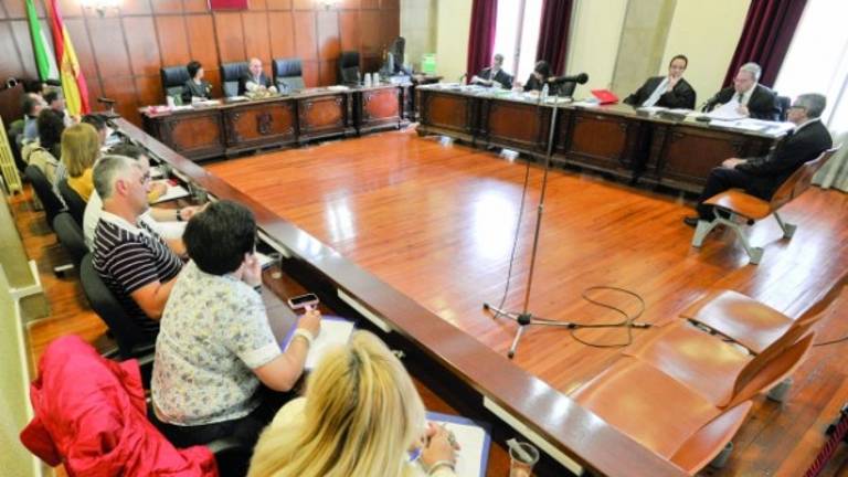 Asociaciones de mujeres instan al fiscal a recurrir la sentencia