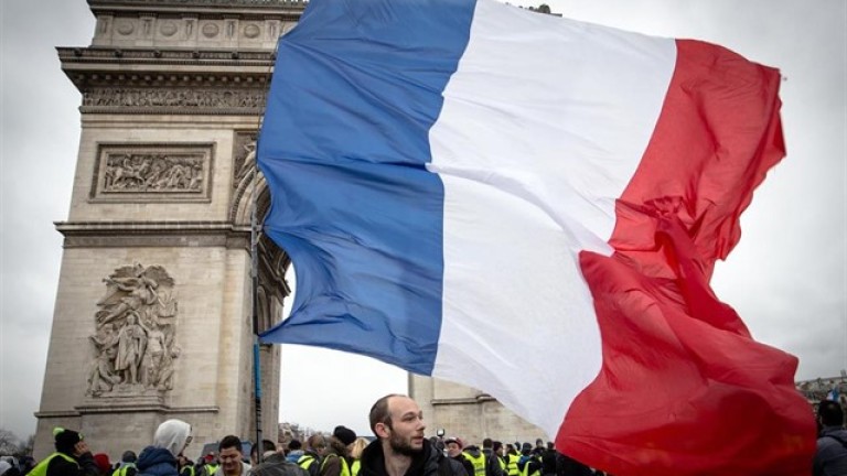 Francia justifica la escalada de su pulso con el país italiano