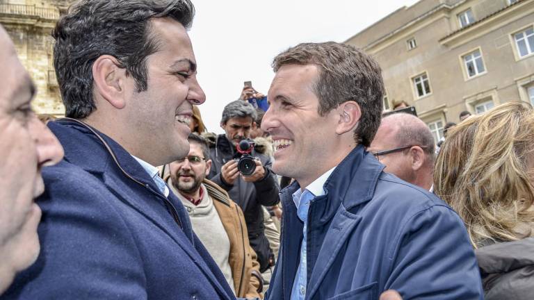 Visita fugaz de Pablo Casado