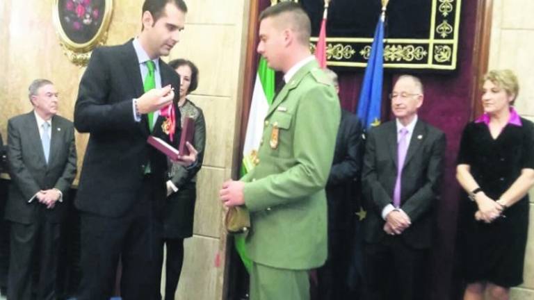 El legionario Iván Castro ya posee la Encomienda