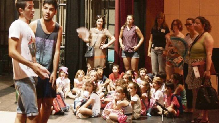 Los niños descubren el teatro