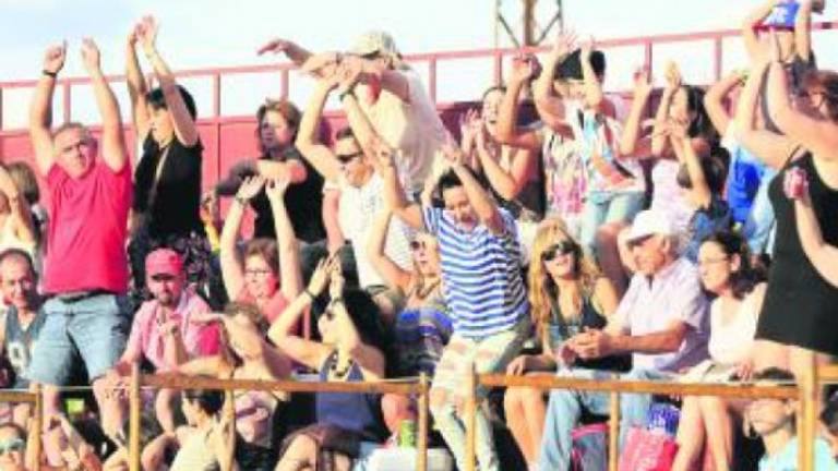 Acrobacias en la espuma para disfrutar de Carchelejo