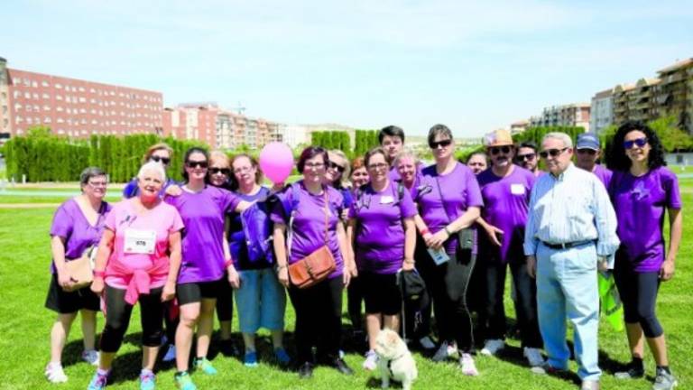 La capital se tiñe de morado para batallar contra el lupus