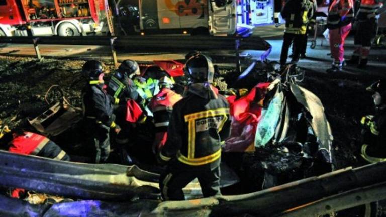Dos muertos y tres heridos en un accidente en Torredelcampo