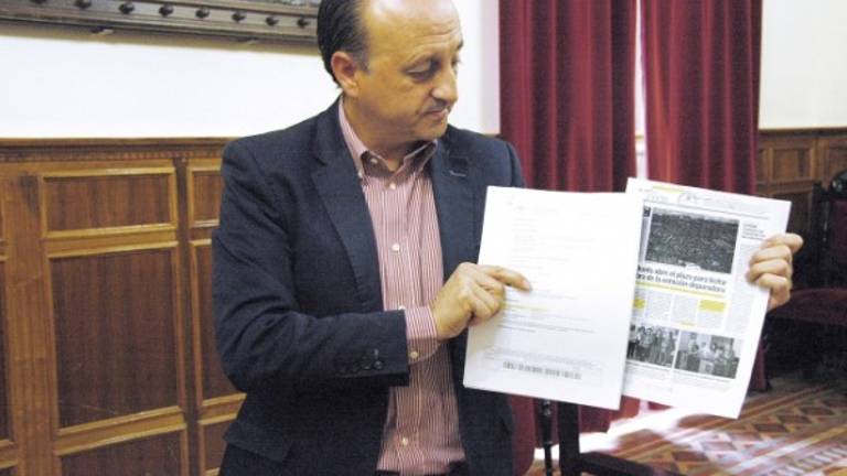 Robles acusa al PSOE de sacar rédito de Emdesau