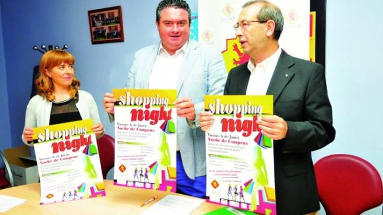Una noche de compras con champán y buena música