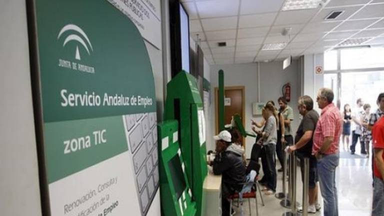 Sindicatos y partidos coinciden en que la bajada del paro es coyuntural