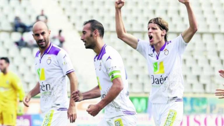 El Real Jaén se gusta y mira a los puestos de honor
