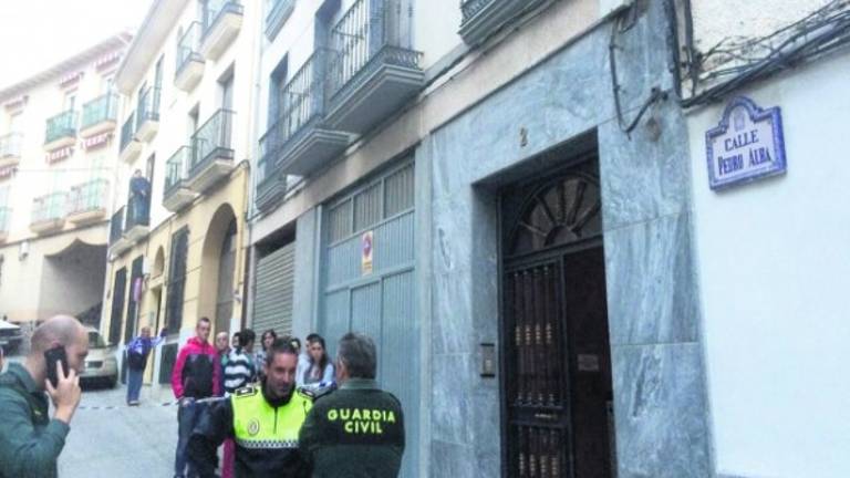 Un pintor fallece aplastado por un ascensor en la calle Pedro Alba