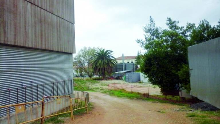 Técnicos preparados a pie de obra