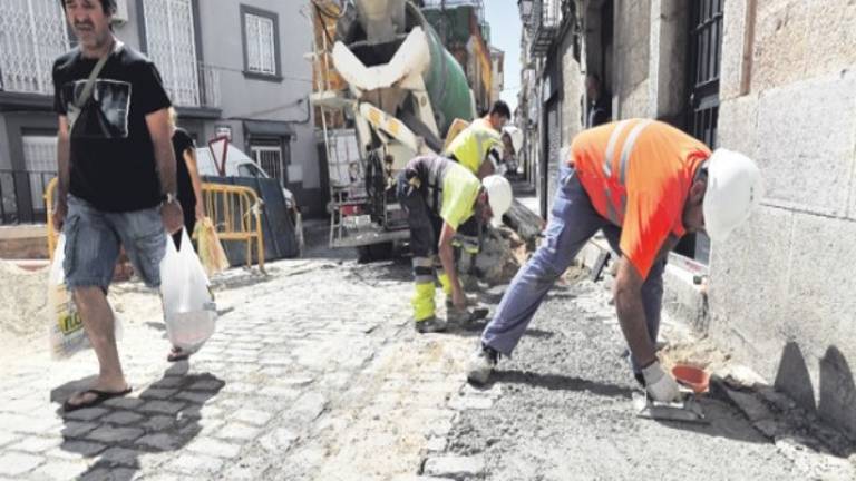 Una “bomba de relojería” debajo de Almendros Aguilar