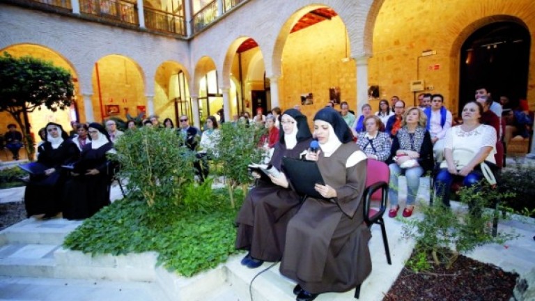 Poesía y música para envolver el encuentro con Santa Teresa