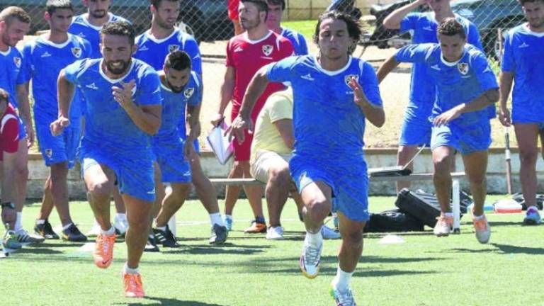 El Linares se toma en serio la Copa