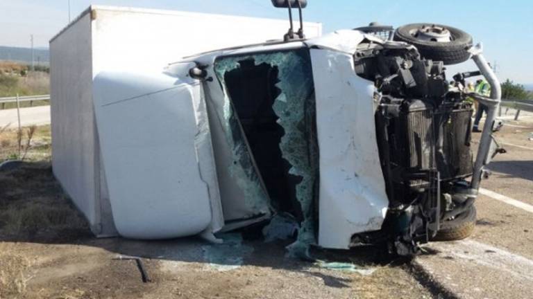 Un fallecido y dos heridos en un accidente de tráfico en Guarromán