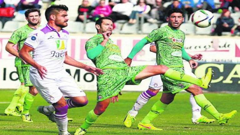La Victoria olvida los sonidos del gol del Real Jaén 0-0